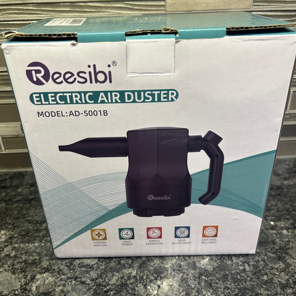 Reesibi Electric Air Duster With Nozzle Attachments Model AD 5001B New Open Box